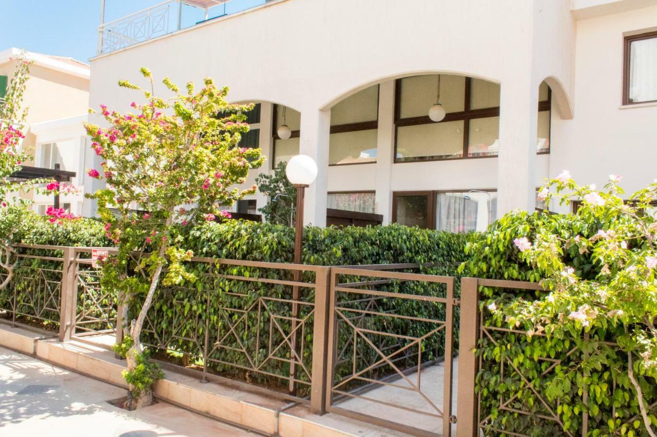Galatex Beach Apartment ليماسول المظهر الخارجي الصورة